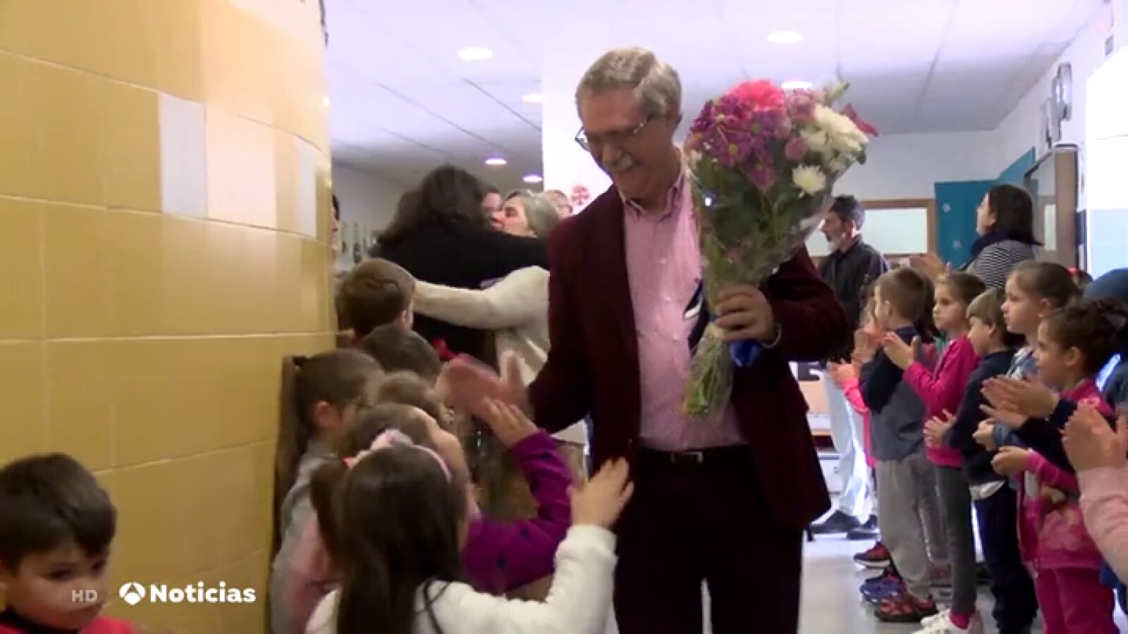 La emotiva despedida a dos profesores que se jubilan en Algeciras