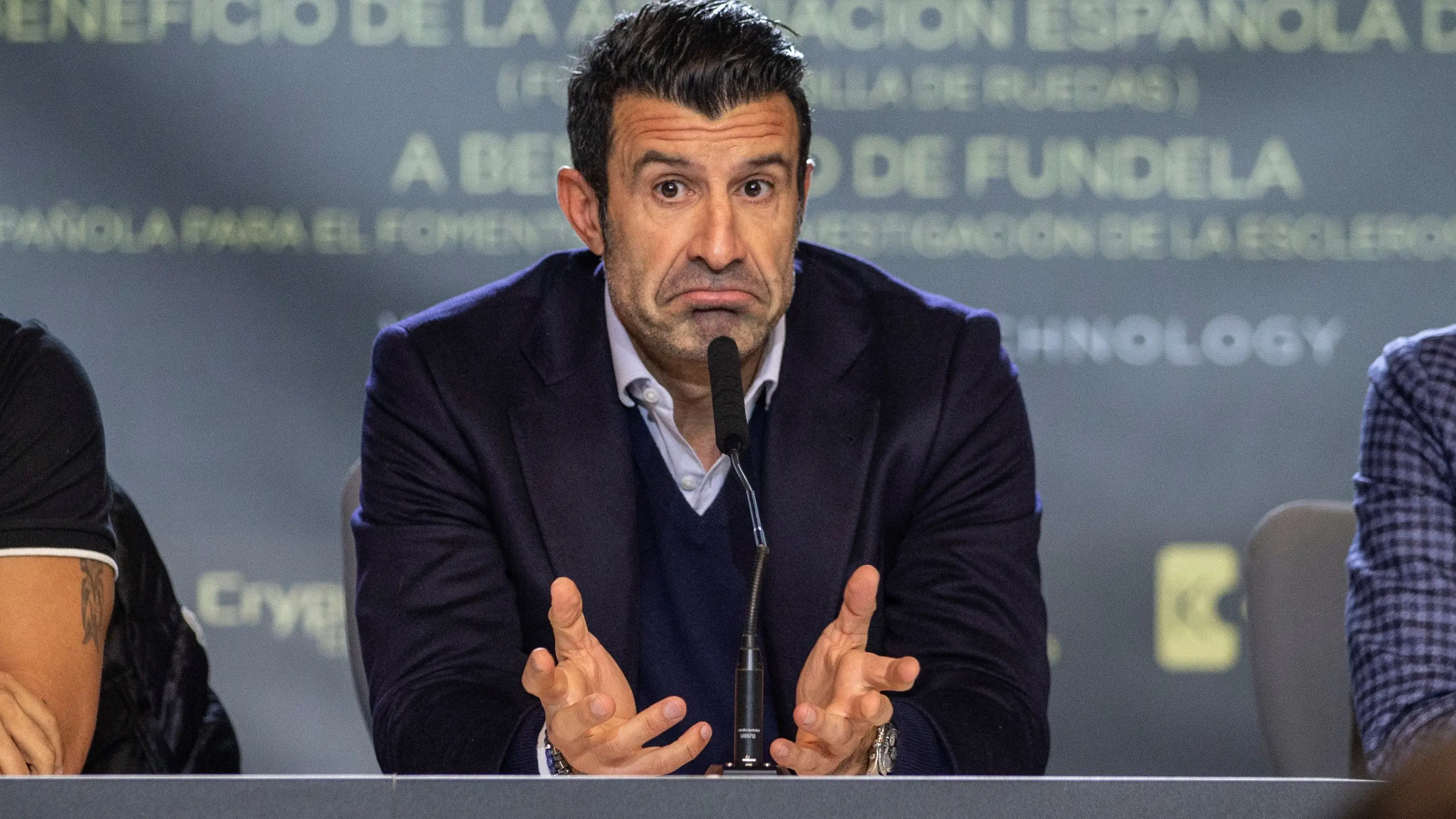 Luis Figo carga contra la directiva del Barcelona tras desvelarse el contrato de Messi Luis Figo carga contra la directiva del Barcelona tras desvelarse el contrato de Messi