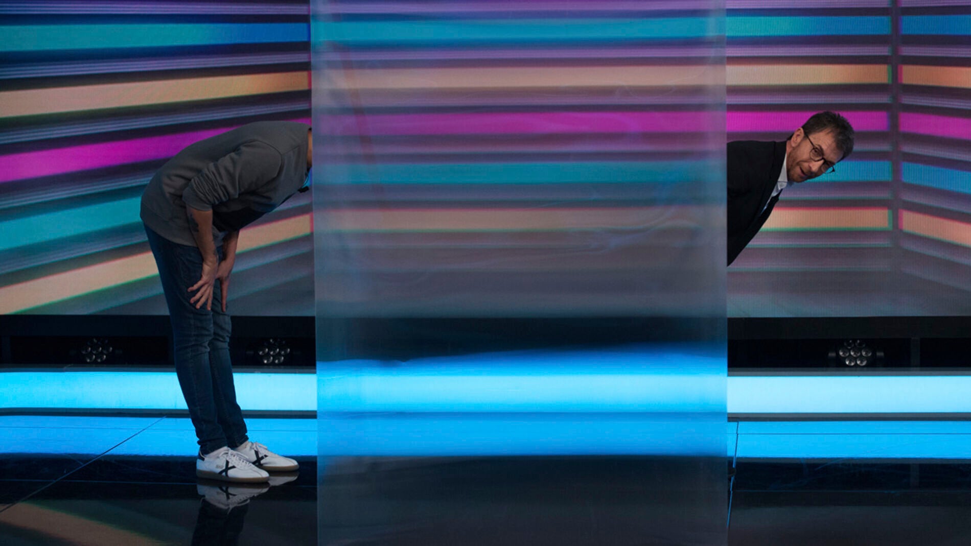 Marron sorprende a Alejandro Sanz con la capa de invisibilidad en 'El Hormiguero 3.0'