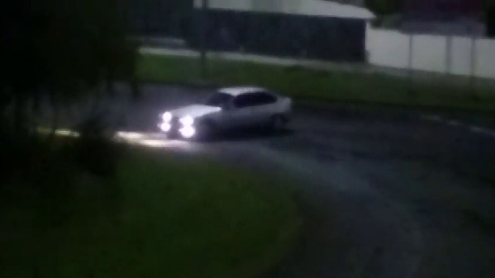 La denuncia de los vecinos de Baiona por los constantes derrapes de los coches en la madrugada 