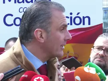 Ortega Smith (Vox) a un periodista: "¿Le queda claro?" Ortega Smith (Vox) a un periodista: "¿Le queda claro?"