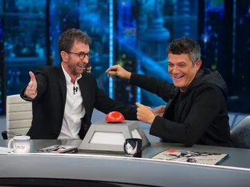 La espectacular sorpresa de 'El Hormiguero 3.0' para premiar la carrera musical de Alejandro Sanz La espectacular sorpresa de 'El Hormiguero 3.0' para premiar la carrera musical de Alejandro Sanz