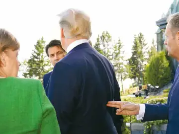 Donald Tusk 'apuntando' a Trump Donald Tusk 'apuntando' a Trump