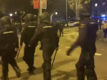 Altercados durante la Marcha por el Clima: la Policía carga contra varios encapuchados Altercados durante la Marcha por el Clima: la Policía carga contra varios encapuchados