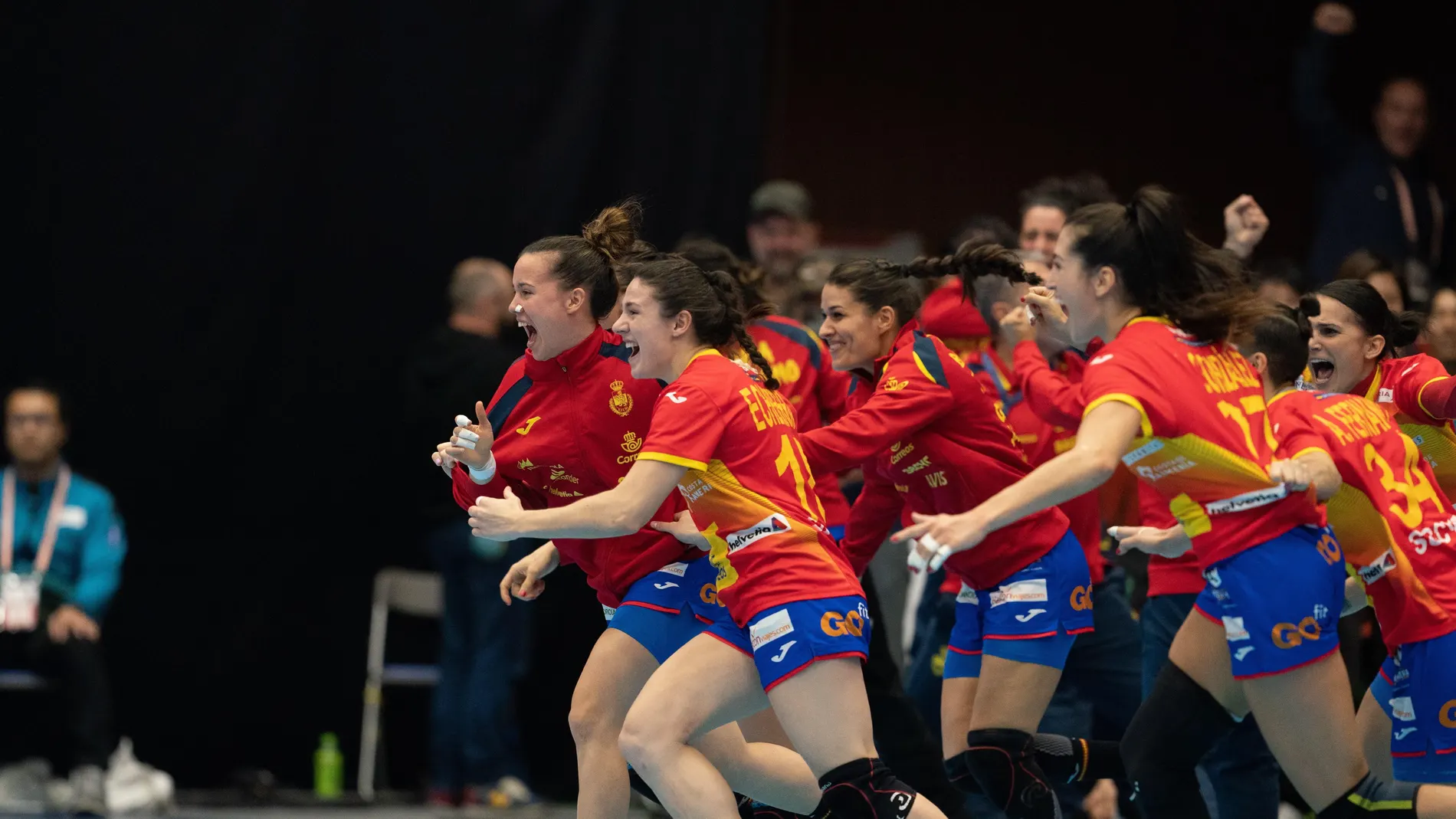 Las jugadores españolas celebran el triunfo Las jugadores españolas celebran el triunfo