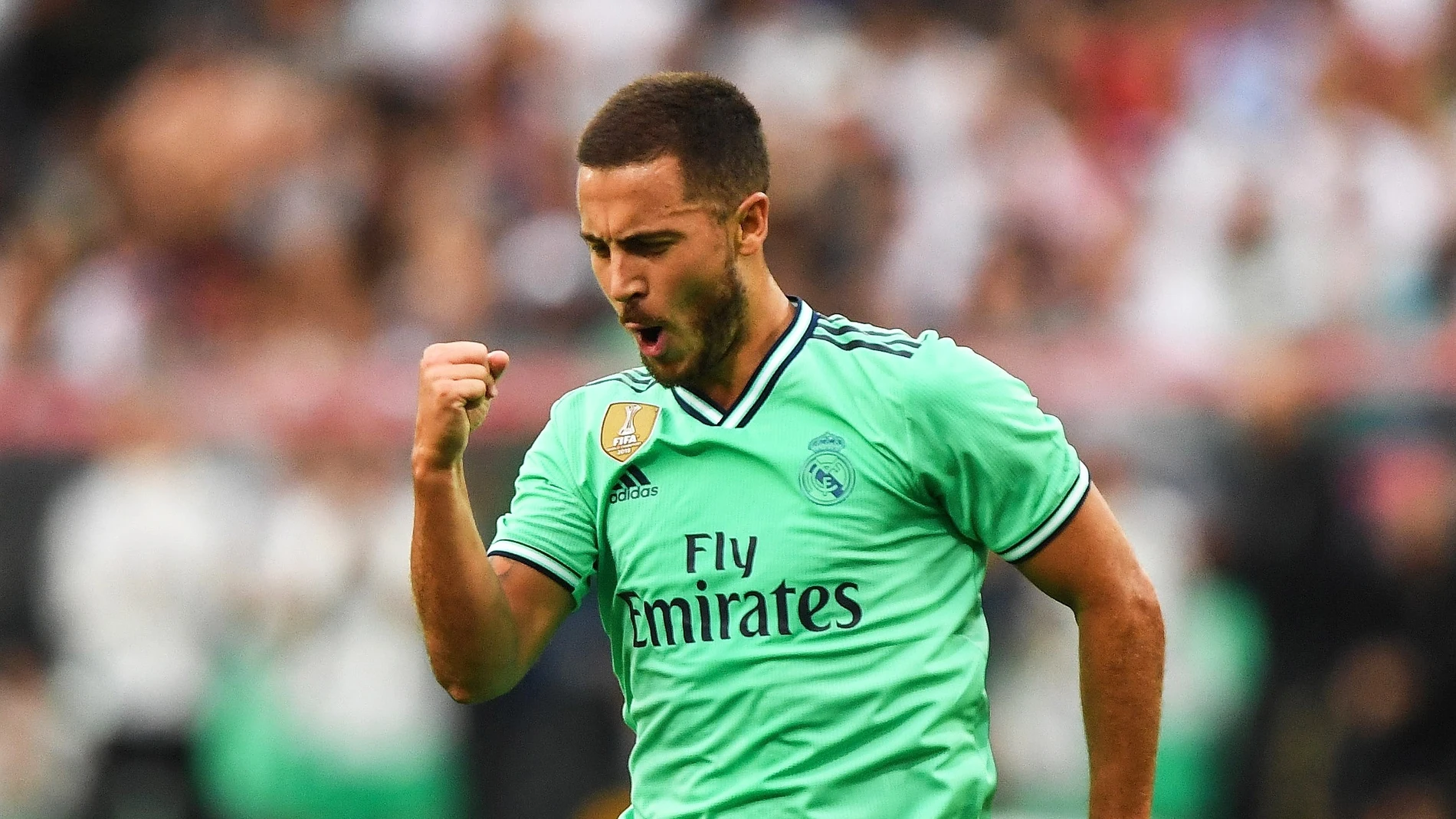 Hazard celebra un gol con la tarcera equipación del Real Madrid Hazard celebra un gol con la tarcera equipación del Real Madrid