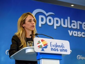 Abuchean a Cayetana Álvarez de Toledo en Bilbao por el Día de la Constitución