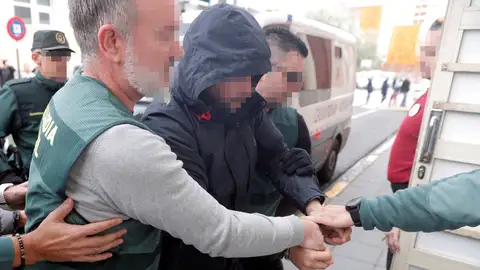 El sospechoso de la muerte de Marta Calvo, a su llegada al juzgado El sospechoso de la muerte de Marta Calvo, a su llegada al juzgado