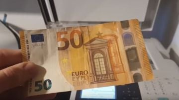 El curioso momento cuando fotocopias un billete de 50 euros 