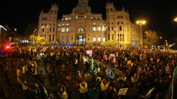Vista general de la gran "Marcha por el Clima", convocada por Alianza por el Clima, Emergencia Climática Ya y Ecologistas en Acción, este viernes en Madrid. Vista general de la gran "Marcha por el Clima", convocada por Alianza por el Clima, Emergencia Climática Ya y Ecologistas en Acción, este viernes en Madrid.