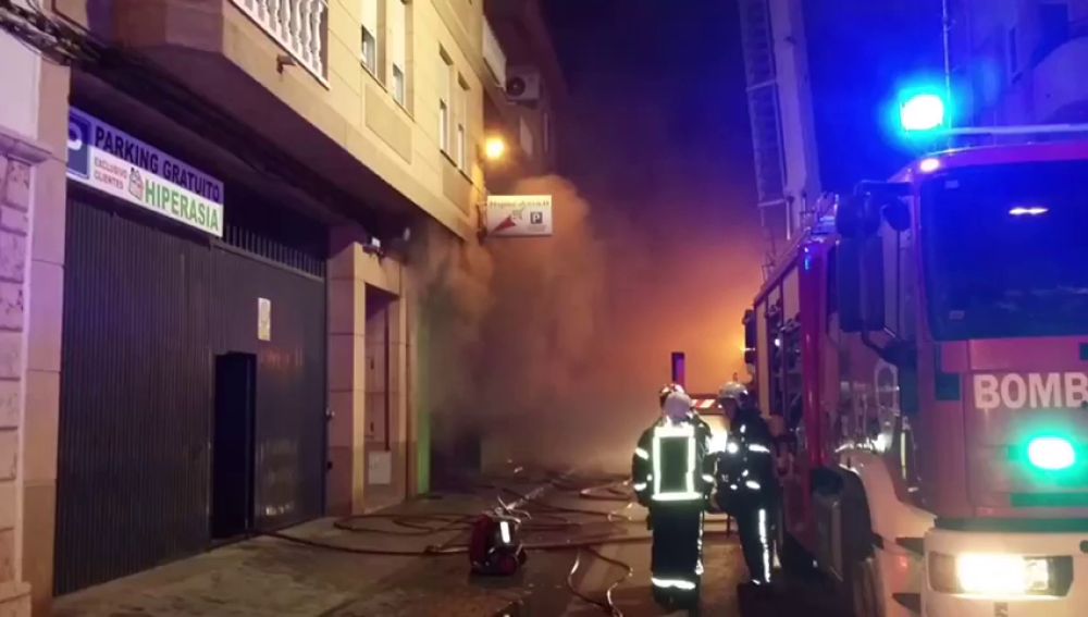 Diez personas trasladadas al hospital tras un incendio en bazar de Villarrobledo
