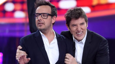 Con un invitado especial: La esperada primera imagen del reencuentro entre Manel Fuentes y Àngel Llàcer en el plató de 'Tu cara me suena'