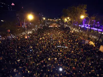 Dos detenidos del grupo antisistema 'Balck Bloc' y seis policías heridos durante la Marcha por el Clima Dos detenidos del grupo antisistema 'Balck Bloc' y seis policías heridos durante la Marcha por el Clima