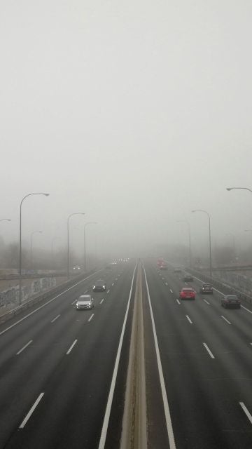 Niebla en la carretera