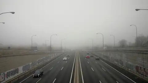 Niebla en la carretera Niebla en la carretera
