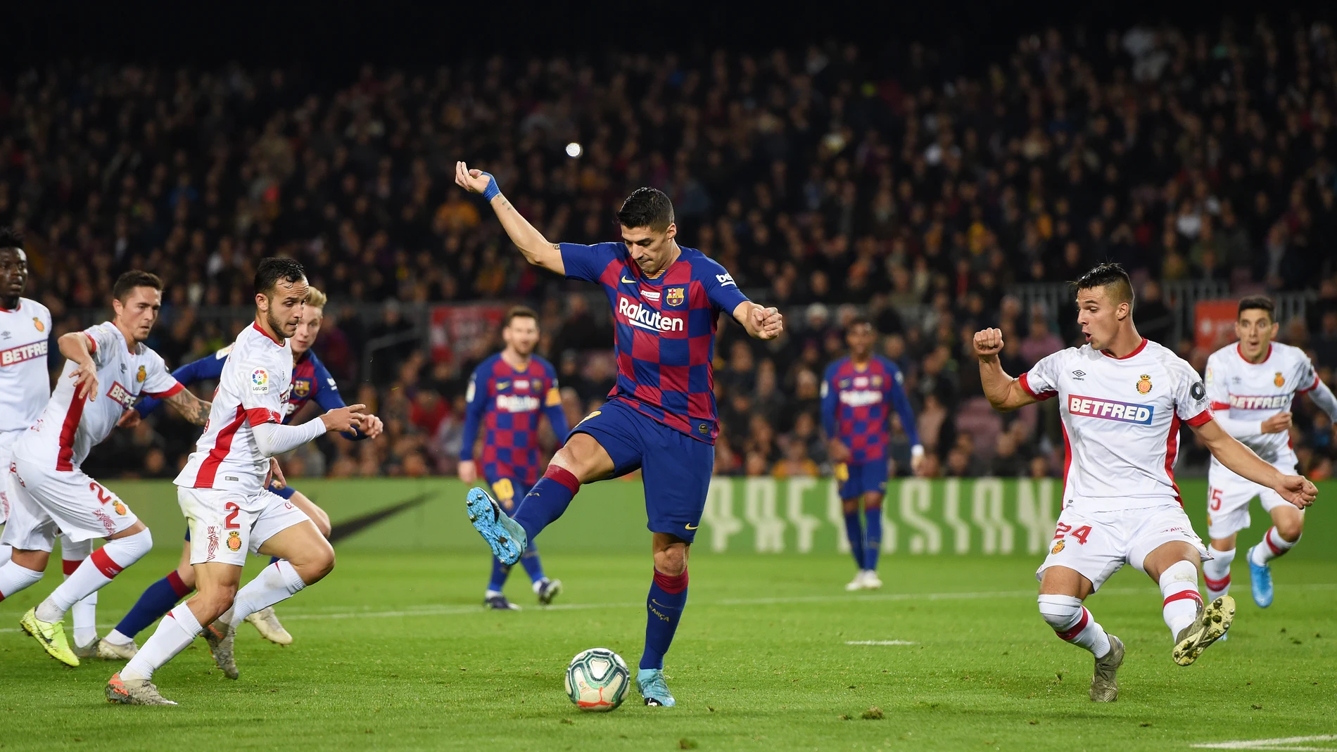 Suárez en el momento del taconazo Suárez en el momento del taconazo