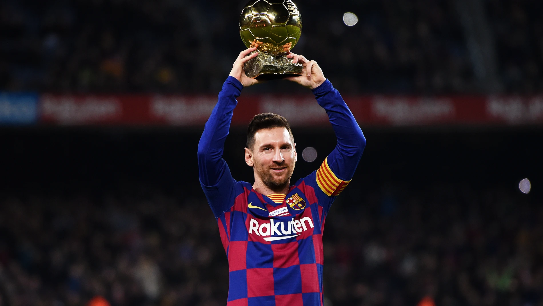 Messi levanta su sexto Balón de Oro Messi levanta su sexto Balón de Oro