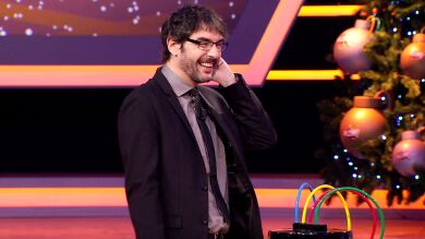 El ataque de risa de Juanra Bonet por el público tan entusiasta con un concursante de '¡Boom!' 