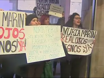 Escrache a la alcaldesa de L'Hospitalet de Llobregat en un acto en Barcelona Escrache a la alcaldesa de L'Hospitalet de Llobregat en un acto en Barcelona