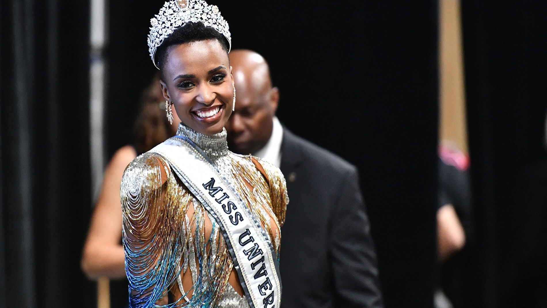 La sudafricana Zozibini Tunzi, nueva Miss Universo