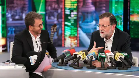 El emotivo recuerdo de Mariano Rajoy en 'El Hormiguero 3.0' a un rival político: "Echo de menos a Rubalcaba" El emotivo recuerdo de Mariano Rajoy en 'El Hormiguero 3.0' a un rival político: "Echo de menos a Rubalcaba"