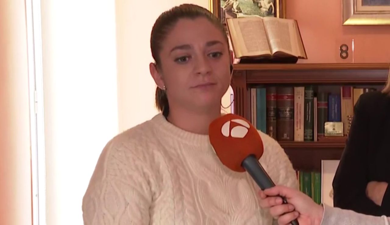 Hacienda reclama 5.000 euros a las hijas de una mujer asesinada por su padre en Sevilla para recibir la indemnización paterna Hacienda reclama 5.000 euros a las hijas de una mujer asesinada por su padre en Sevilla para recibir la indemnización paterna