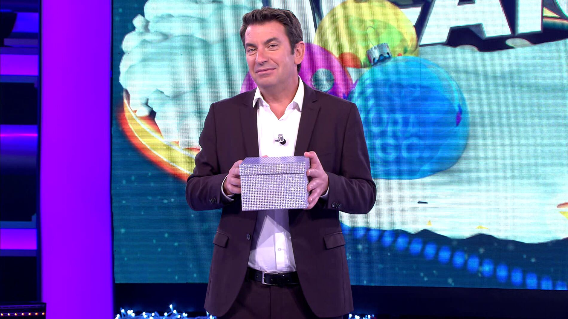 Arturo Valls graba un mensaje para su yo de dentro de 8 a&ntilde;os en '&iexcl;Ahora caigo!'