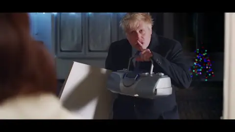 Boris Johnson parodia la clásica escena de 'Love Actually' para pedir el voto en las elecciones Boris Johnson parodia la clásica escena de 'Love Actually' para pedir el voto en las elecciones