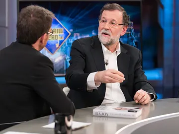 Mariano Rajoy revela en 'El Hormiguero 3.0' el motivo por el que decidió no dimitir: "Volvería a hacer exactamente lo mismo" Mariano Rajoy revela en 'El Hormiguero 3.0' el motivo por el que decidió no dimitir: "Volvería a hacer exactamente lo mismo"