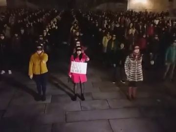 Gritos machistas durante un acto feminista en Compostela: "A casa que hay que hacer la cena"