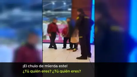 Pelea con insultos y spray de defensa en un centro comercial entre una familia y los vigilantes de seguridad Pelea con insultos y spray de defensa en un centro comercial entre una familia y los vigilantes de seguridad