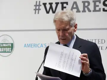 Harrison Ford reprocha en la Cumbre del Clima la "falta de valentía" de Donald Trump Harrison Ford reprocha en la Cumbre del Clima la "falta de valentía" de Donald Trump