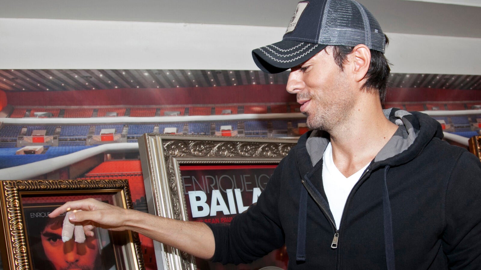 La relación de Enrique Iglesias con sus hermanas, las hijas gemelas de Julio Iglesias, tras las duras declaraciones que hizo de su padre