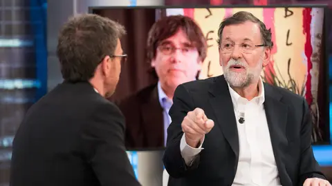 Mariano Rajoy opina sobre la fuga de Puigdemont en 'El Hormiguero 3.0': "Si crees en algo, defiéndelo y actúa en consecuencia, pero no tuvo coraje" Mariano Rajoy opina sobre la fuga de Puigdemont en 'El Hormiguero 3.0': "Si crees en algo, defiéndelo y actúa en consecuencia, pero no tuvo coraje"