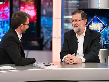 Mariano Rajoy recuerda en 'El Hormiguero 3.0' su regreso a su puesto de registrador: "Era una situación pintoresca" Mariano Rajoy recuerda en 'El Hormiguero 3.0' su regreso a su puesto de registrador: "Era una situación pintoresca"