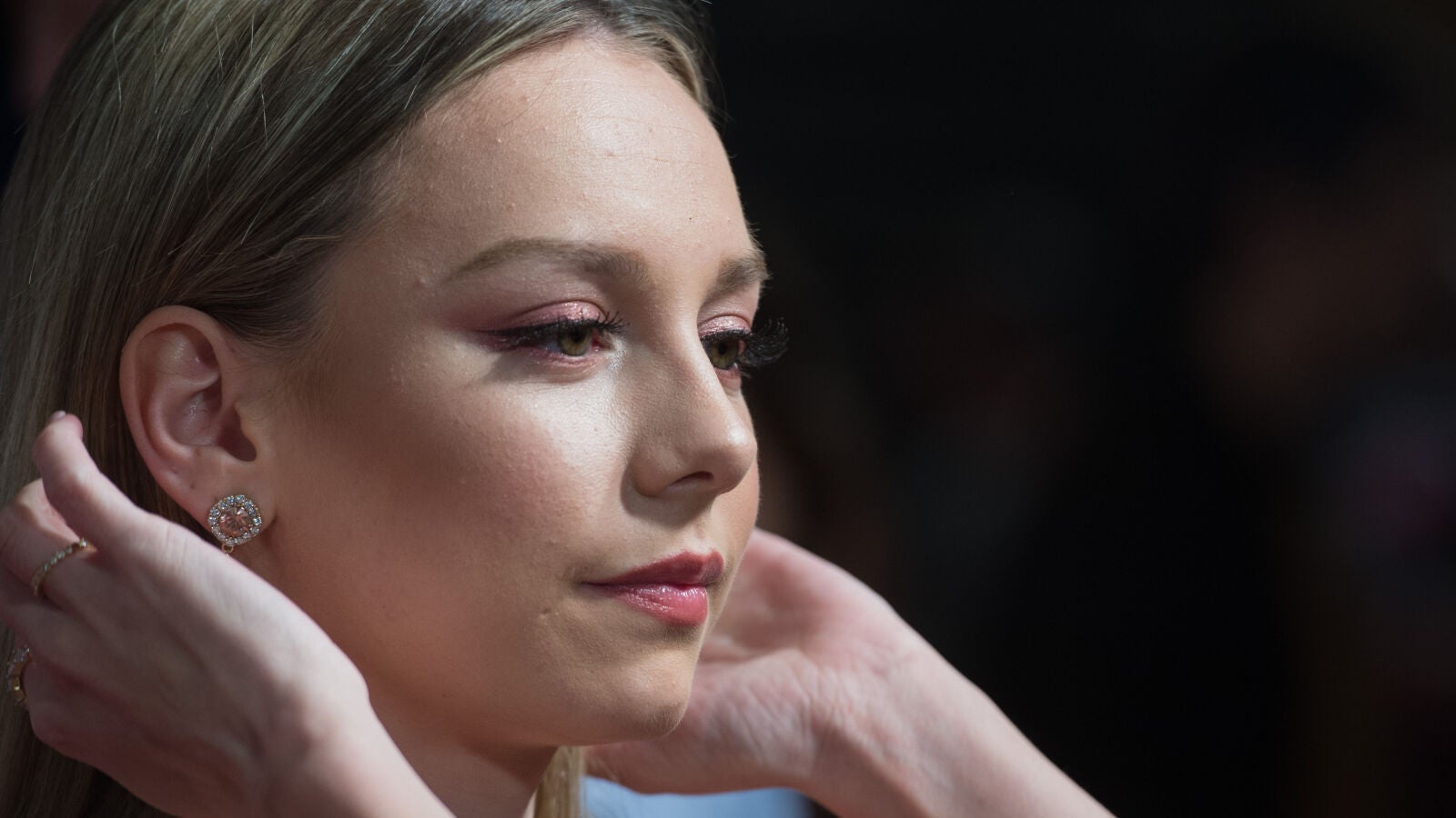 La respuesta de Ester Expósito ante los rumores que aseguran que es la nueva novia de Benzema