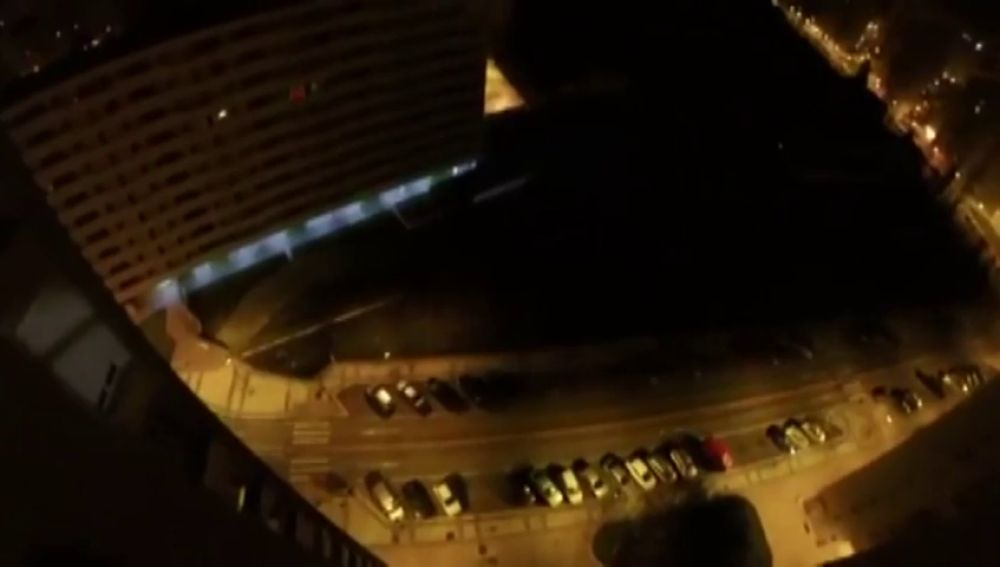 Un paracaidista salta desde un edificio de 15 metros en Burgos