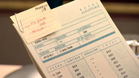 Irene descubre quién es Simona Ortíz entre los papeles del Hotel La Estrella Irene descubre quién es Simona Ortíz entre los papeles del Hotel La Estrella