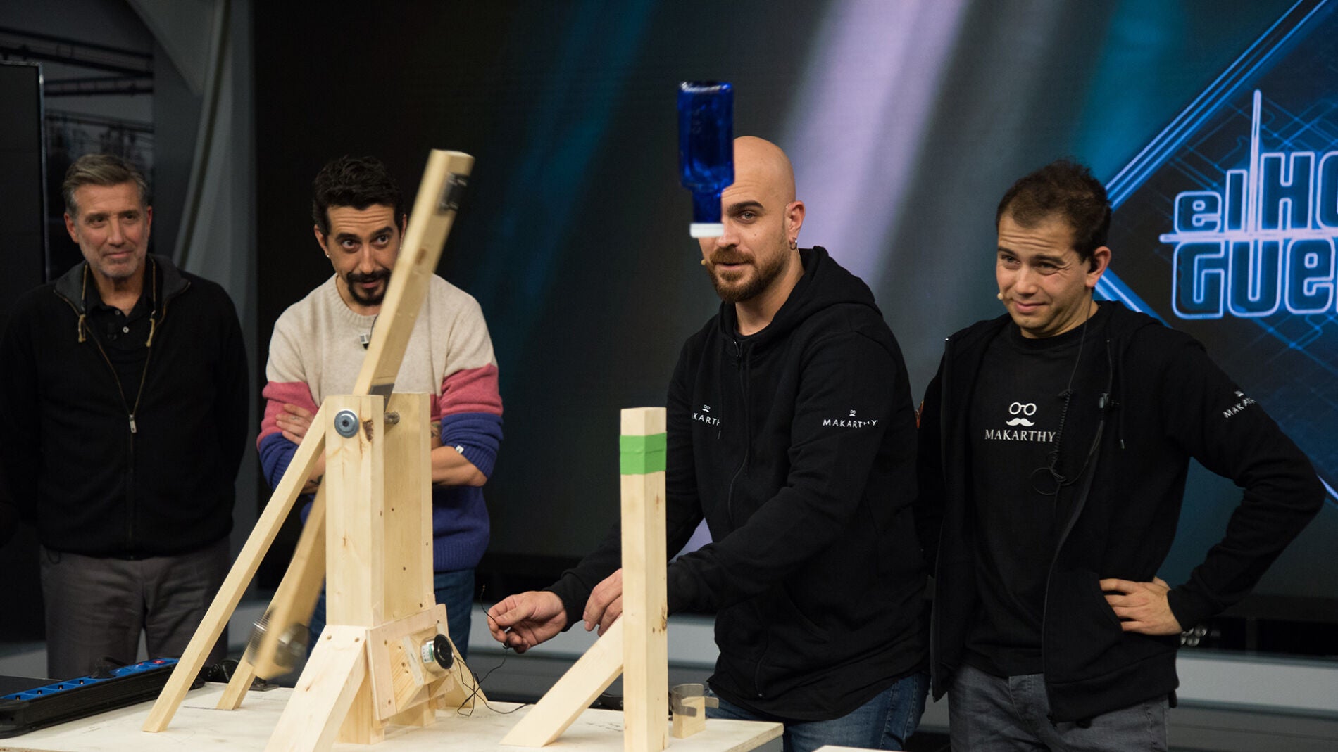 El equipo de ciencia de &lsquo;El Hormiguero 3.0&rsquo; pone a prueba el &lsquo;botelleitor plus&rsquo;