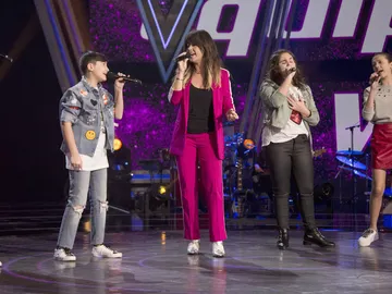 La emotiva actuación de Vanesa Martín con sus semifinalistas en ‘La Voz Kids’ interpretando ‘Hablarán de ti y de mi’ La emotiva actuación de Vanesa Martín con sus semifinalistas en ‘La Voz Kids’ interpretando ‘Hablarán de ti y de mi’