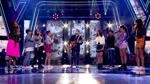 La actuación espectacular de Dani Fernández con los semifinalistas de David Bisbal y Vanesa Martín cantando el éxito ‘Te esperaré toda la vida’ en ‘La Voz Kids’ La actuación espectacular de Dani Fernández con los semifinalistas de David Bisbal y Vanesa Martín cantando el éxito ‘Te esperaré toda la vida’ en ‘La Voz Kids’