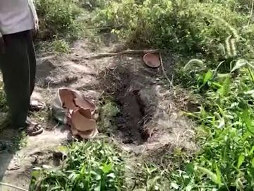 Encuentran a un bebé enterrado en la India Encuentran a un bebé enterrado en la India