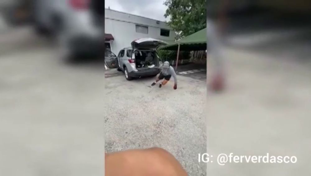 El extremo entrenamiento de Fernando Verdasco arrastrando un coche con su cuerpo