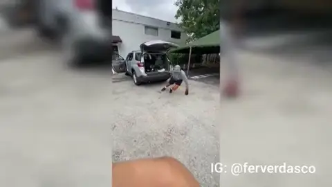 El extremo entrenamiento de Fernando Verdasco arrastrando un coche con su cuerpo El extremo entrenamiento de Fernando Verdasco arrastrando un coche con su cuerpo