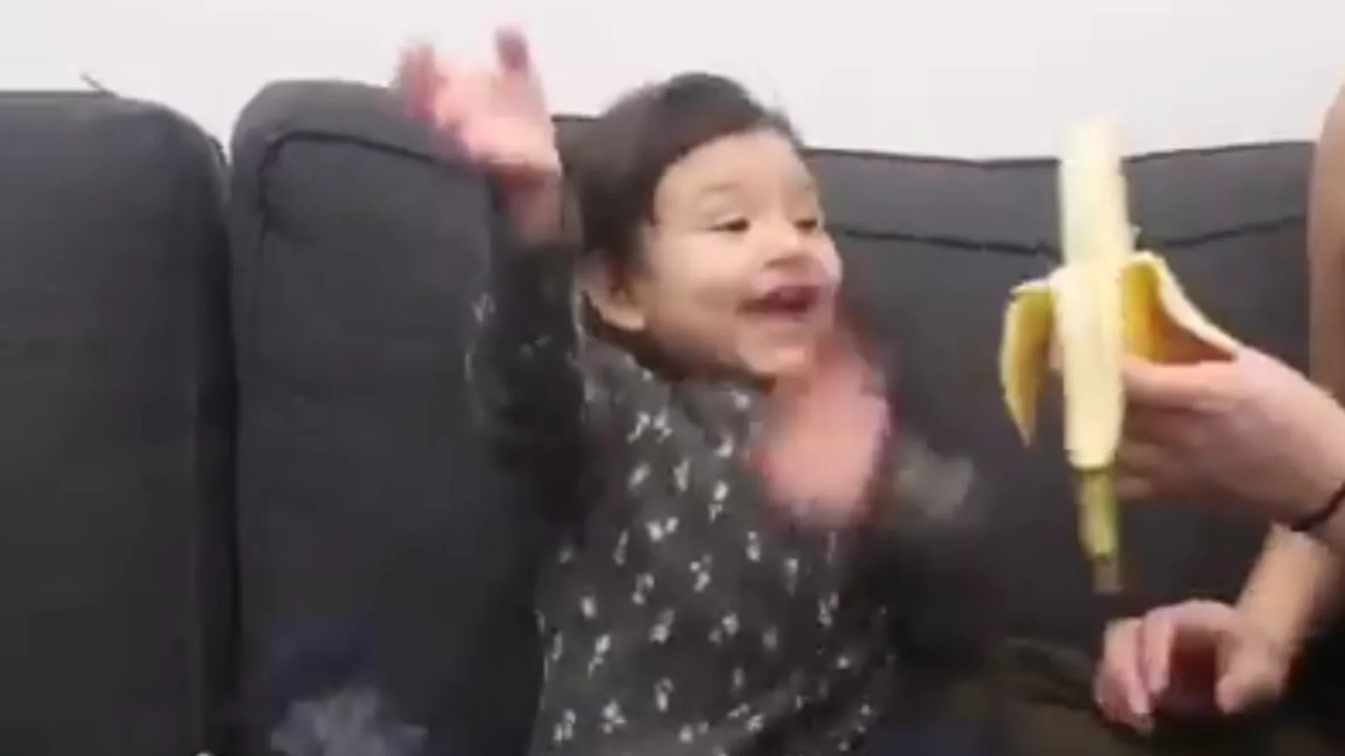 Reacción de una niña ante el "peor regalo del mundo" Reacción de una niña ante el "peor regalo del mundo"