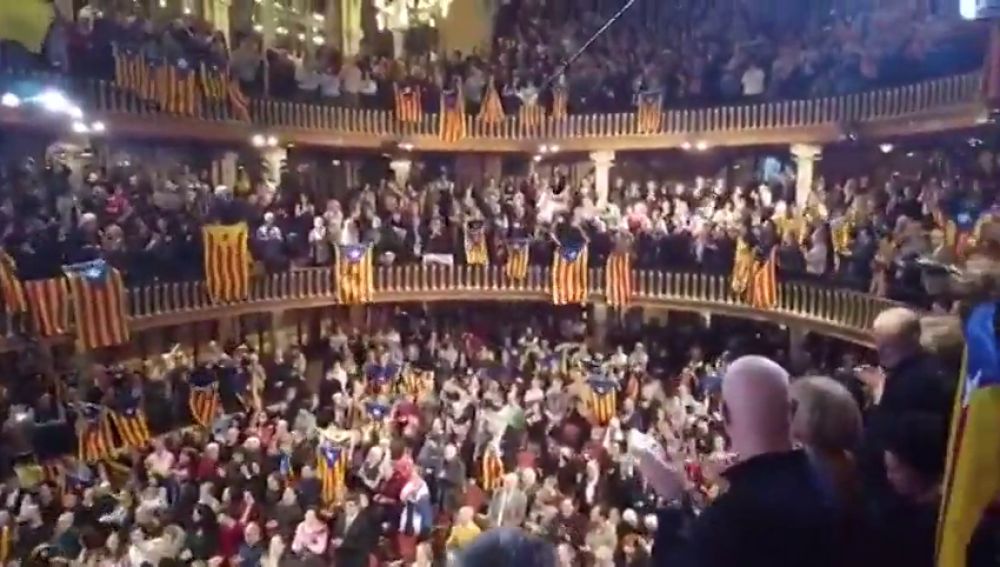 Gritos a favor de los presos y de 'Tsunami Democràtic' en el concierto de San Esteban del Palau de la Música Catalana 
