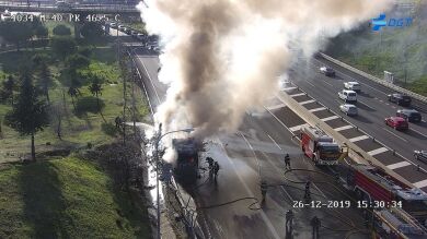 Arde un camión en la M-40 en Madrid