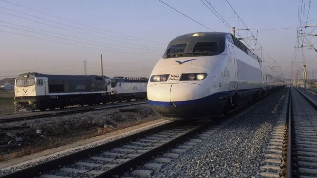 Imagen de archivo. Seis empresas compiten para poner en marcha los nuevos AVE que circularán en 2020. Foto Renfe_643x397