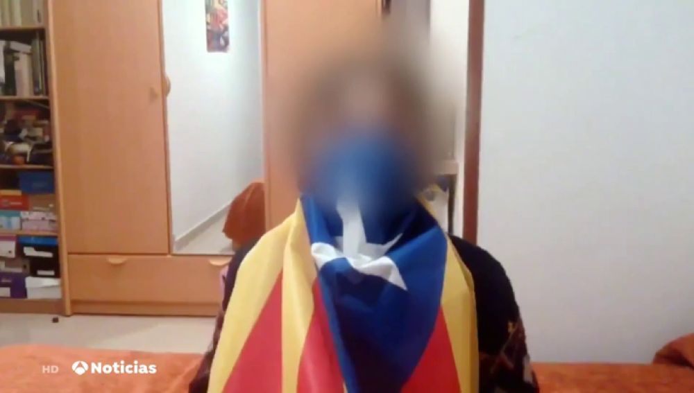 El vídeo de un niño con la cara cubierta con una estelada que genera debate entre los políticos en Twitter: "Feliz Navidad y puta España"