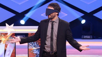 El juego de ‘La gallinita ciega’ inaugura un programa muy especial de ‘¡Boom!’